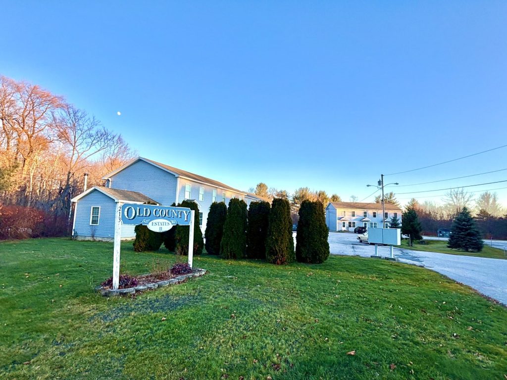 213 Old County Rd, Hampden, ME 04444