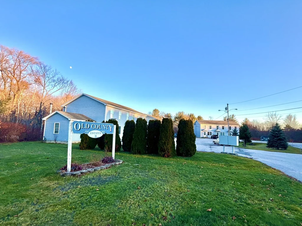 213 Old County Rd, Hampden, ME 04444